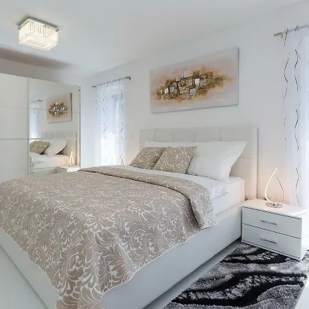 Apartmani Beril Lux Rovinj Exterior photo